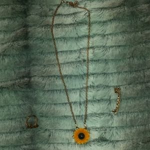 ✨4/$20 sunflower jewelry bundle